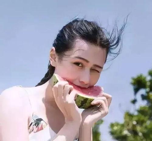 女生头像吃瓜最新,女生吃瓜新潮流